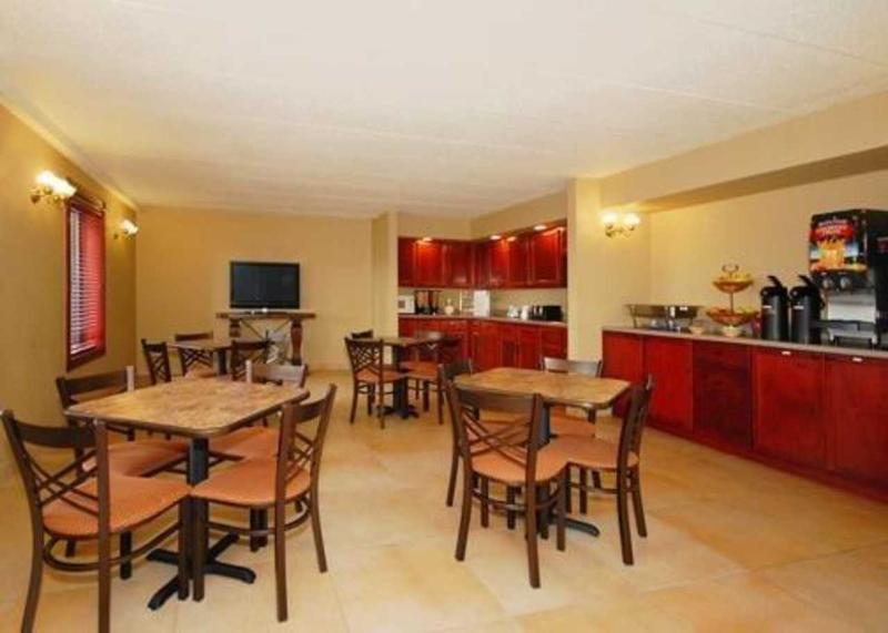 Rodeway Inn Norfolk Restaurante foto